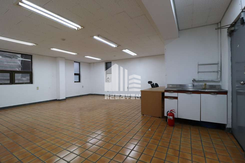 인천 부평구 십정동 FIRST FLOOR, 건물안쪽 깊숙한 위치의 1층, 수도인입 월세 매물번호 10271 사진 1