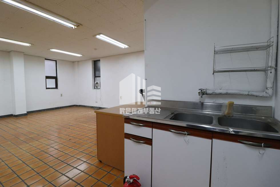 인천 부평구 십정동 FIRST FLOOR, 건물안쪽 깊숙한 위치의 1층, 수도인입 월세 매물번호 10271 사진 6