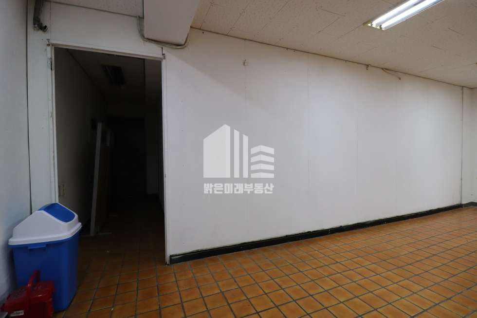 인천 부평구 십정동 FIRST FLOOR, 건물안쪽 깊숙한 위치의 1층, 수도인입 월세 매물번호 10271 사진 7