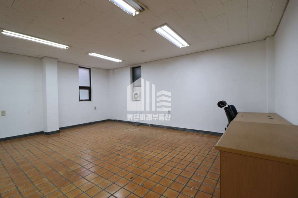 인천 부평구 십정동 FIRST FLOOR, 건물안쪽 깊숙한 위치의 1층, 수도인입 월세 매물번호 10271 사진 9