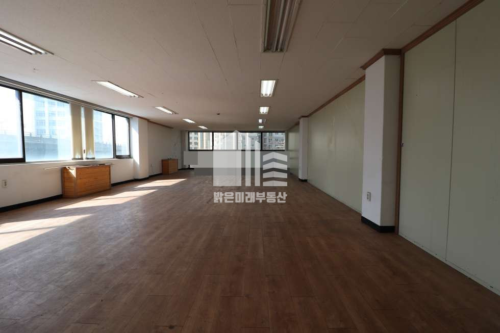 인천 남동구 간석동 역바로 앞 입지최상, 널찍한창, 직사각기둥없는구조 월세 매물번호 10009 사진 4