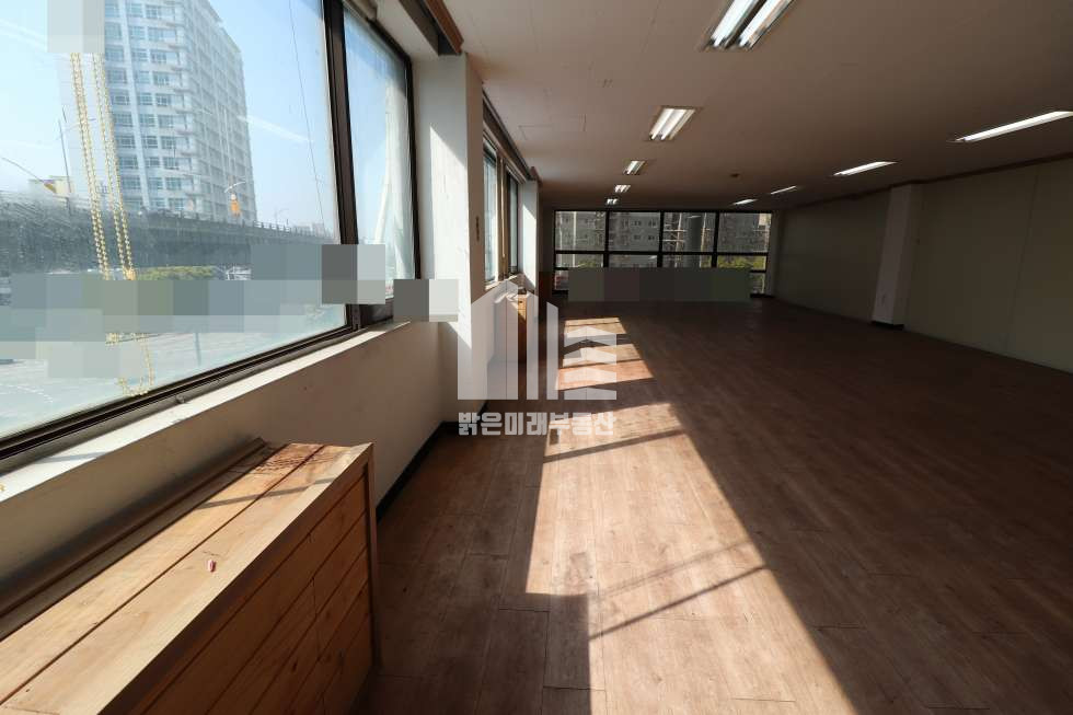 인천 남동구 간석동 역바로 앞 입지최상, 널찍한창, 직사각기둥없는구조 월세 매물번호 10009 사진 8