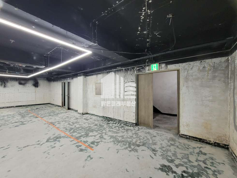 인천 남동구 구월동 오픈 천장인 지하층, 블랙톤의 분위기 깨끗함 월세 매물번호 12473 사진 7