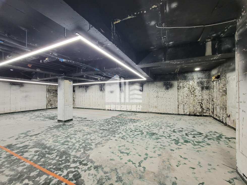 인천 남동구 구월동 오픈 천장인 지하층, 블랙톤의 분위기 깨끗함 월세 매물번호 12473 사진 18
