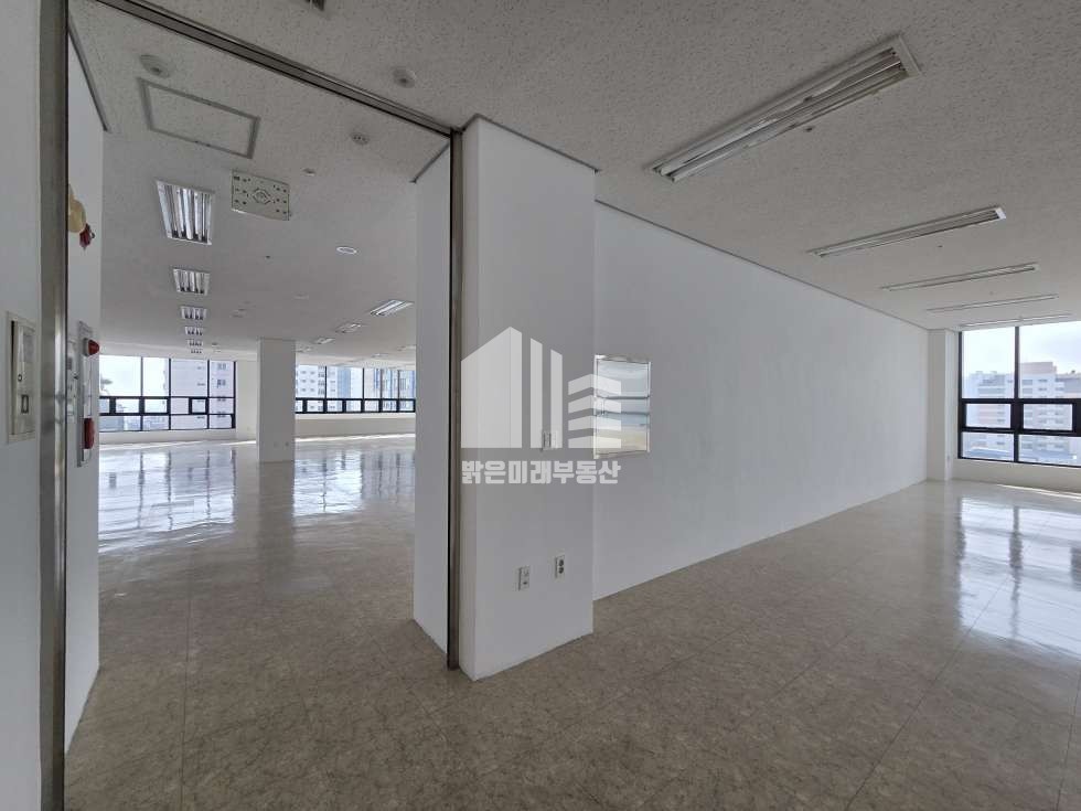 인천 남동구 구월동 탑층, 퀄리티 있는 좋은 건물, 내부 올수리 월세 매물번호 12591 사진 2